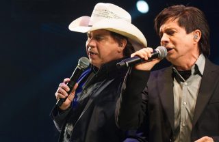 ‘Evidências’ é a música mais cantada em karaokês do Brasil
