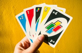 FINALMENTE A UNO EXPLICOU COMO USAR A CARTA +4: ESTÁVAMOS ERRADOS O TEMPO TODO!