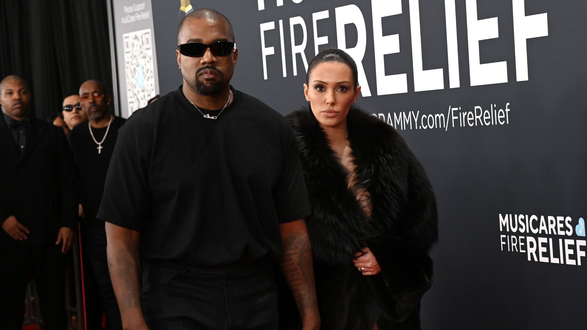 Kanye West e Bianca Censori tomam decisão sobre casamento após rumores de separação