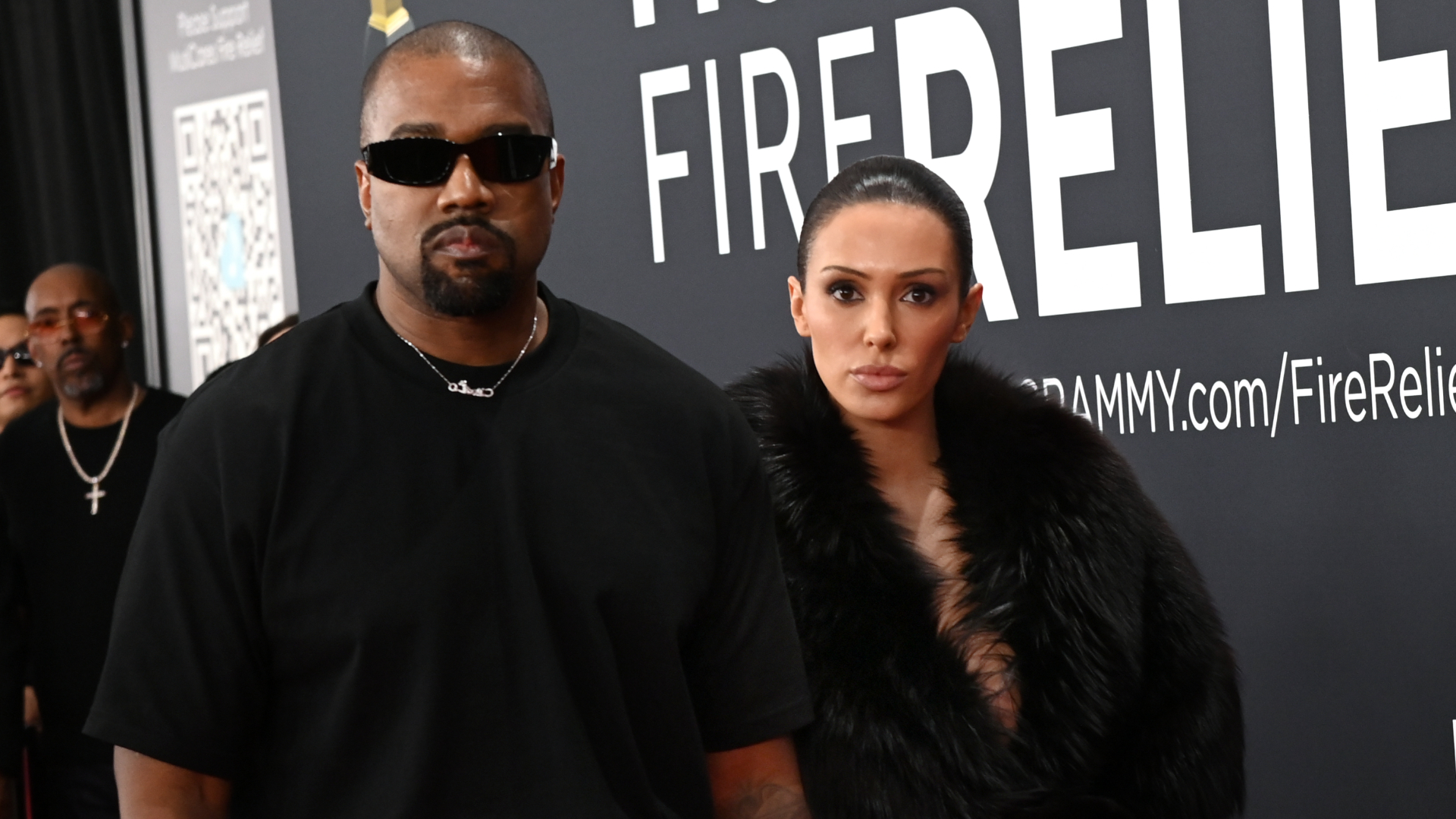 Kanye West e Bianca Censori terminam casamento após série de polêmicas, diz TMZ