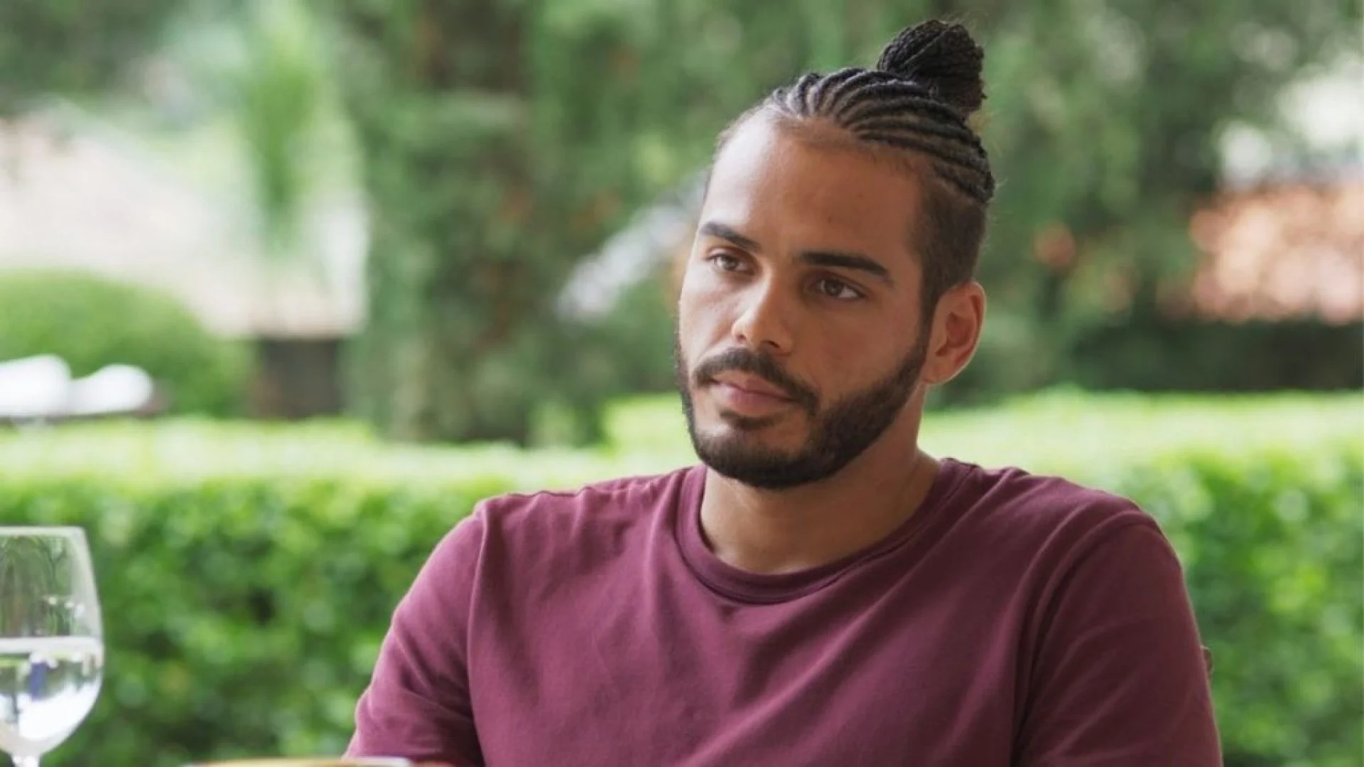 Beleza Fatal: Romaní, o Gabriel, revela qual cena de sexo foi a mais difícil de gravar: ‘Só em novela é legal’; assista