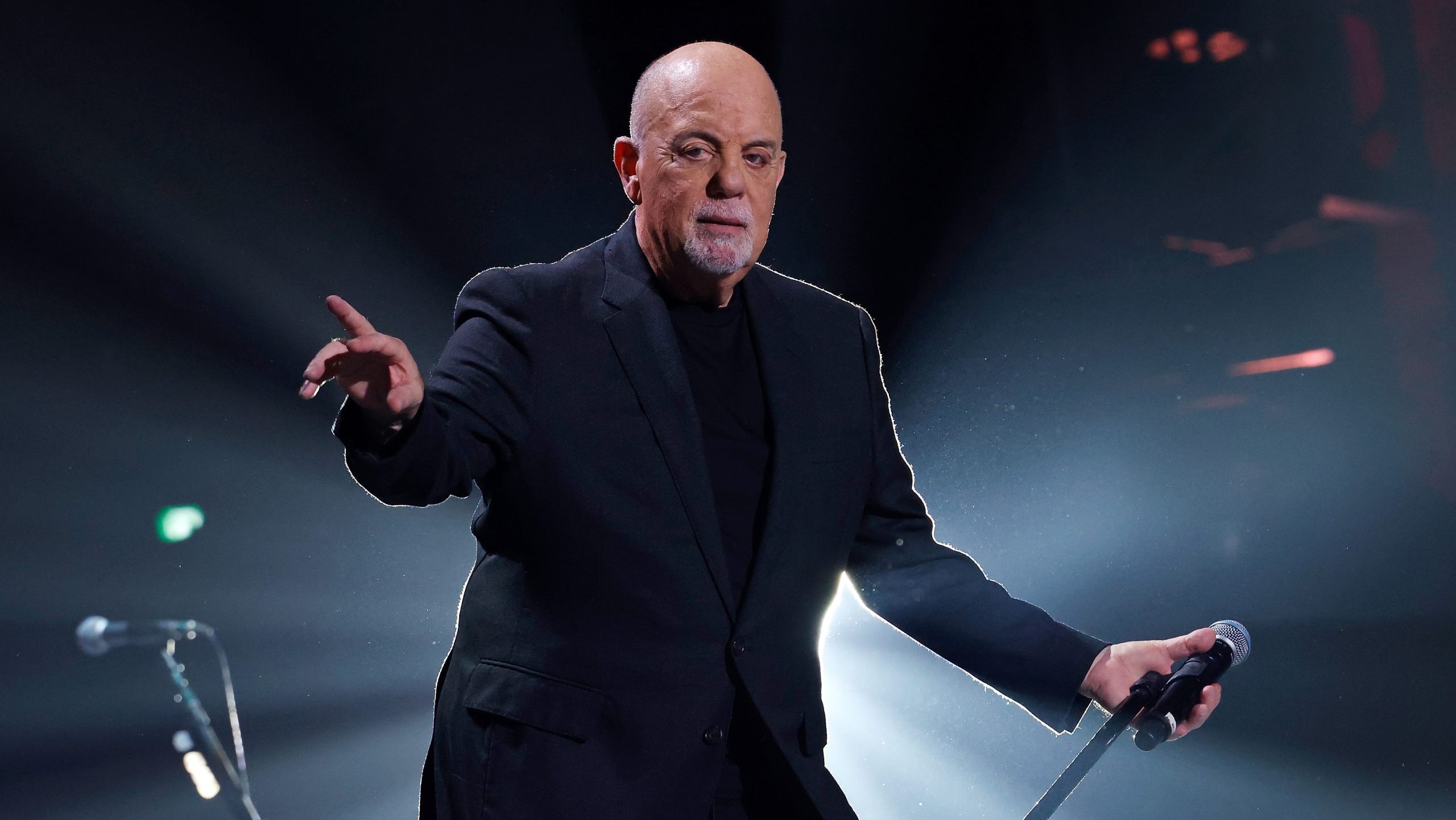 Billy Joel cancela agenda de shows após diagnóstico de doença no cérebro