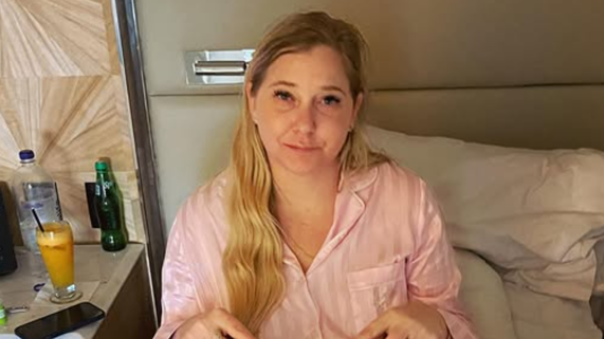 Pai de Virginia Giuffre, mulher que acusou Jeffrey Epstein e príncipe Andrew de abuso sexual, contesta versão da polícia sobre morte da filha