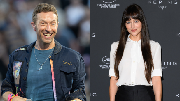 Chris Martin faz menção a Dakota Johnson em show após rumores de término; assista