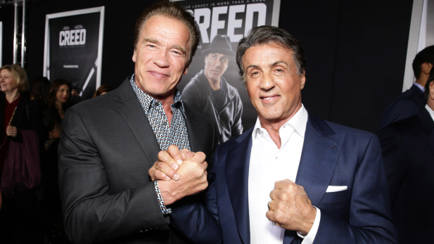 Arnold Schwarzenegger revela forma inusitada como superou rivalidade histórica com Sylvester Stallone: “Nós nos odiávamos”
