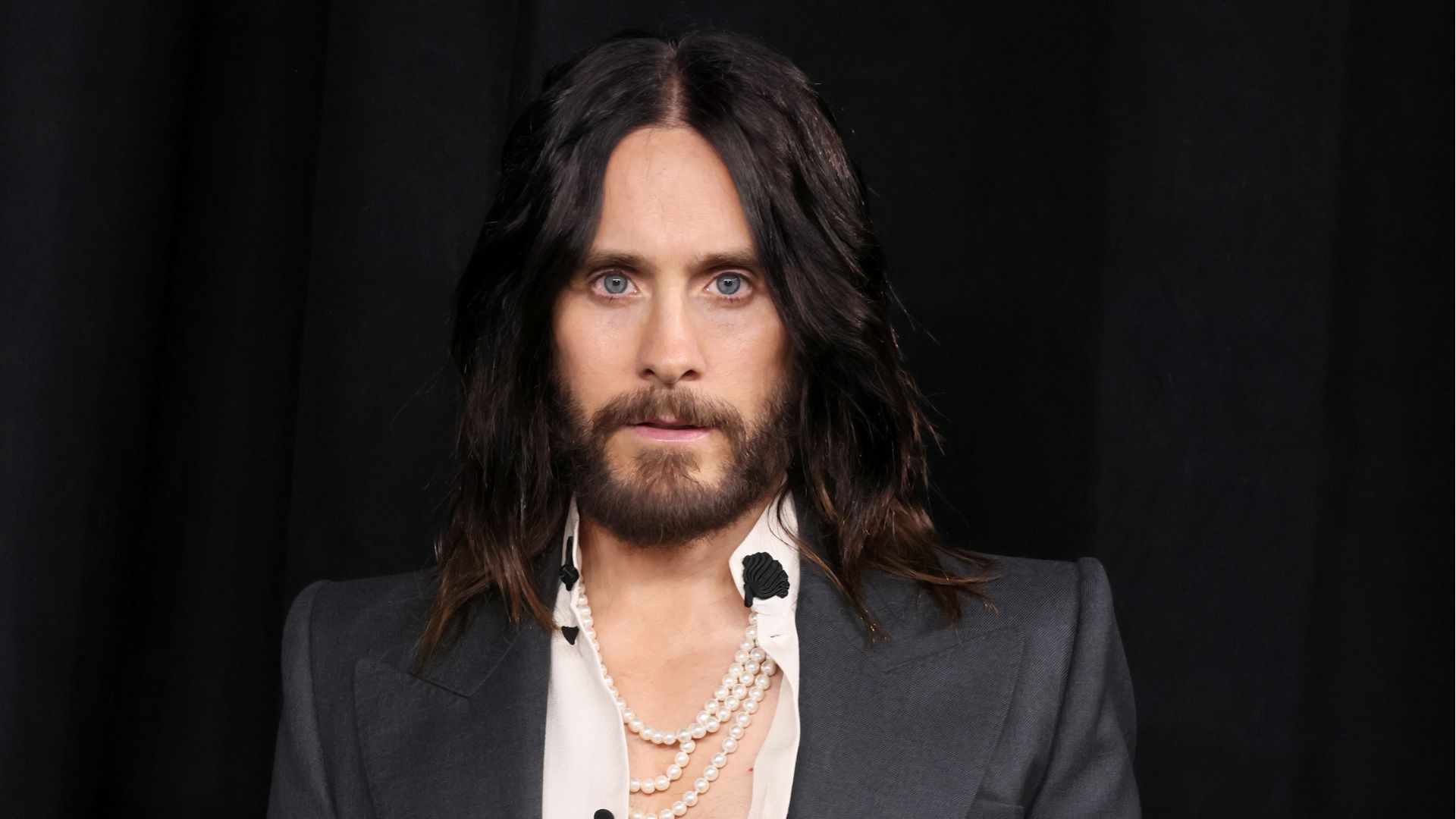 Jared Leto é acusado má conduta sexual por 9 mulheres, incluindo menores de idade; equipe do ator se manifesta