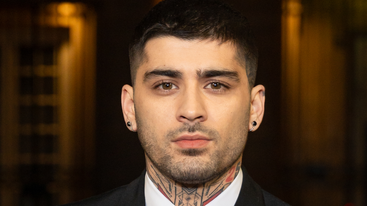 Zayn expõe racismo que sofreu nos tempos de One Direction em nova música: “Trabalhei duro numa banda branca”