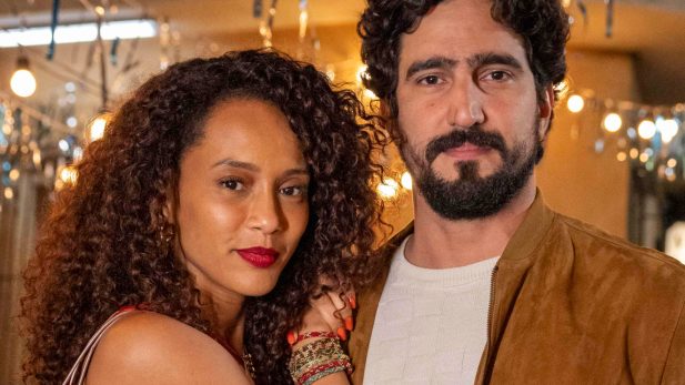 Vale Tudo: Ivan e Raquel têm noite quente, e empresário se surpreende com novo fetiche da parceira