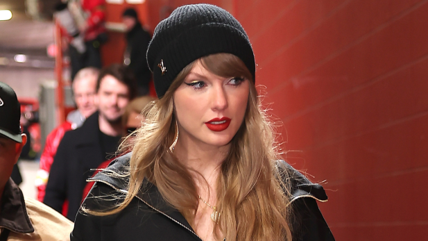 Taylor Swift se emociona ao contar como recuperou catálogo musical e revela sua canção favorita de todos os tempos; assista