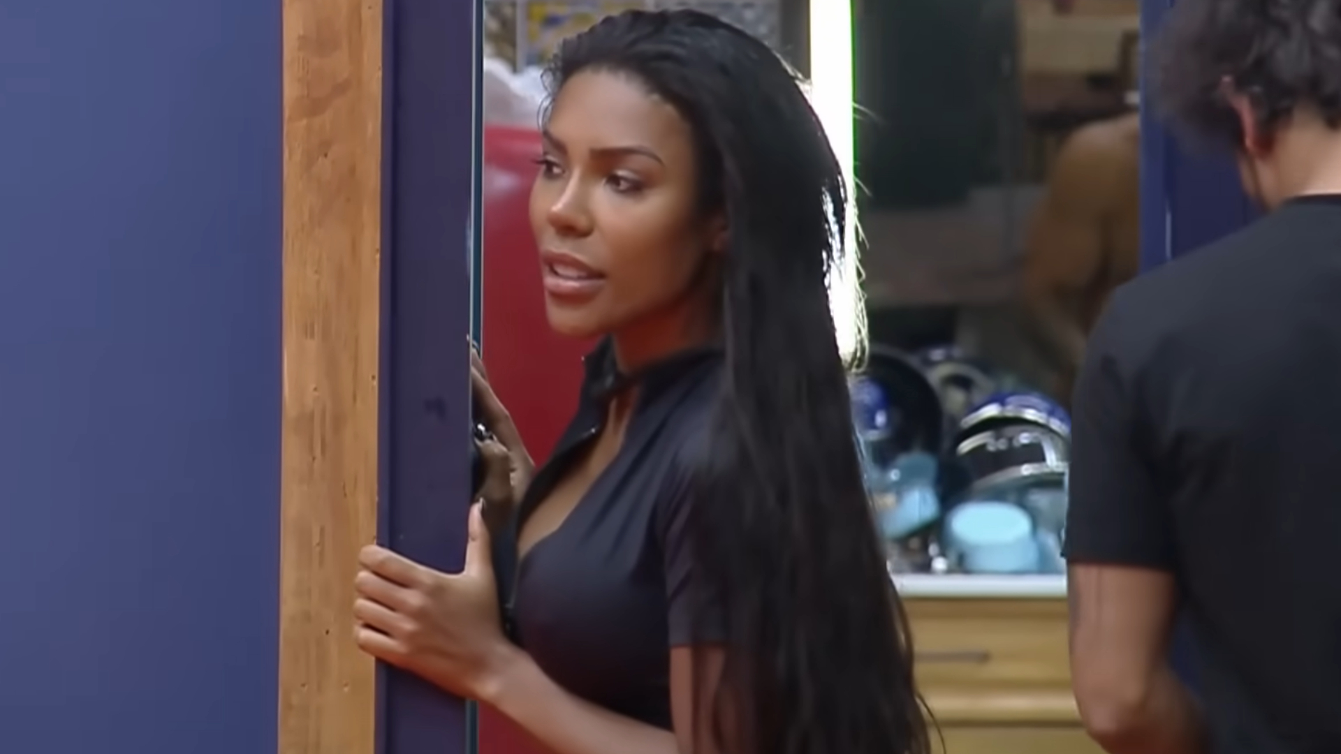 A Fazenda 17: Carol Lekker cogita bater o sino e desistir do jogo após perder aliado; assista