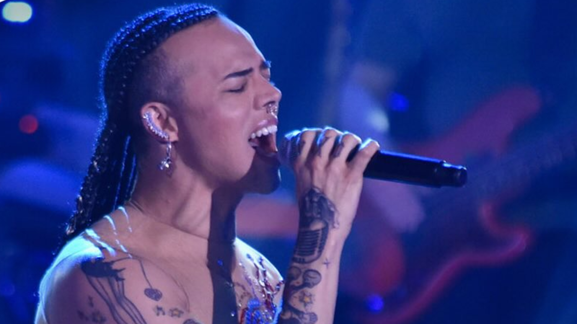 Brasileira OXA brilha em batalha do “The Voice Alemanha”, e jurada surpreende com decisão inédita; assista