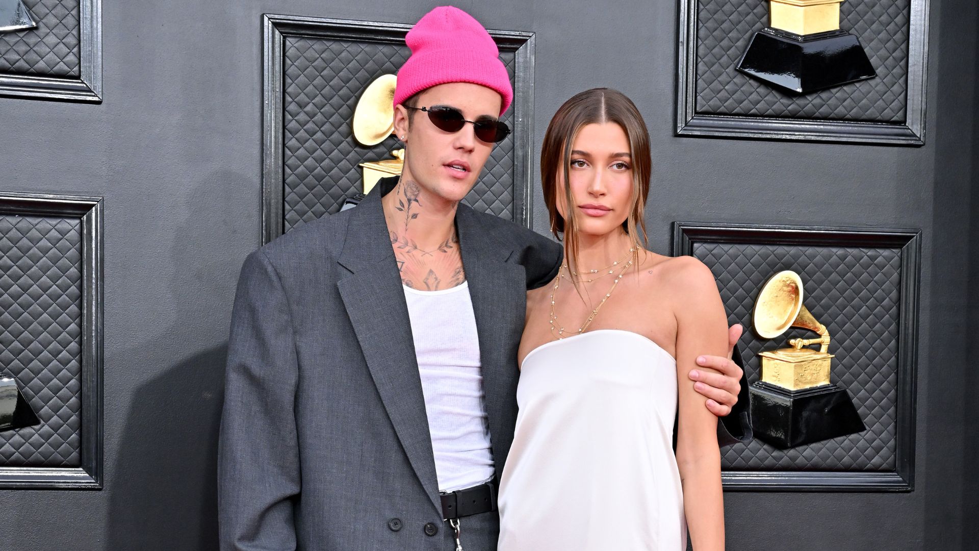 Hailey Bieber revela se quer ter mais filhos com Justin Bieber e fala sobre rotina com Jack Blues; assista