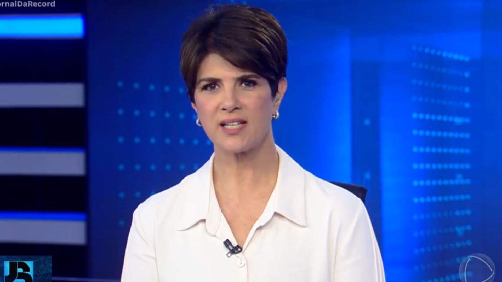 Jornalista Mariana Godoy se confunde e troca Record por Globo ao vivo no “Jornal da Record”; assista