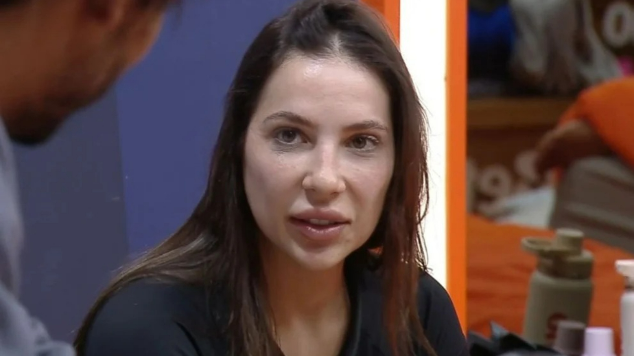 A Fazenda 17: Martina é expulsa após briga generalizada em festa; assista