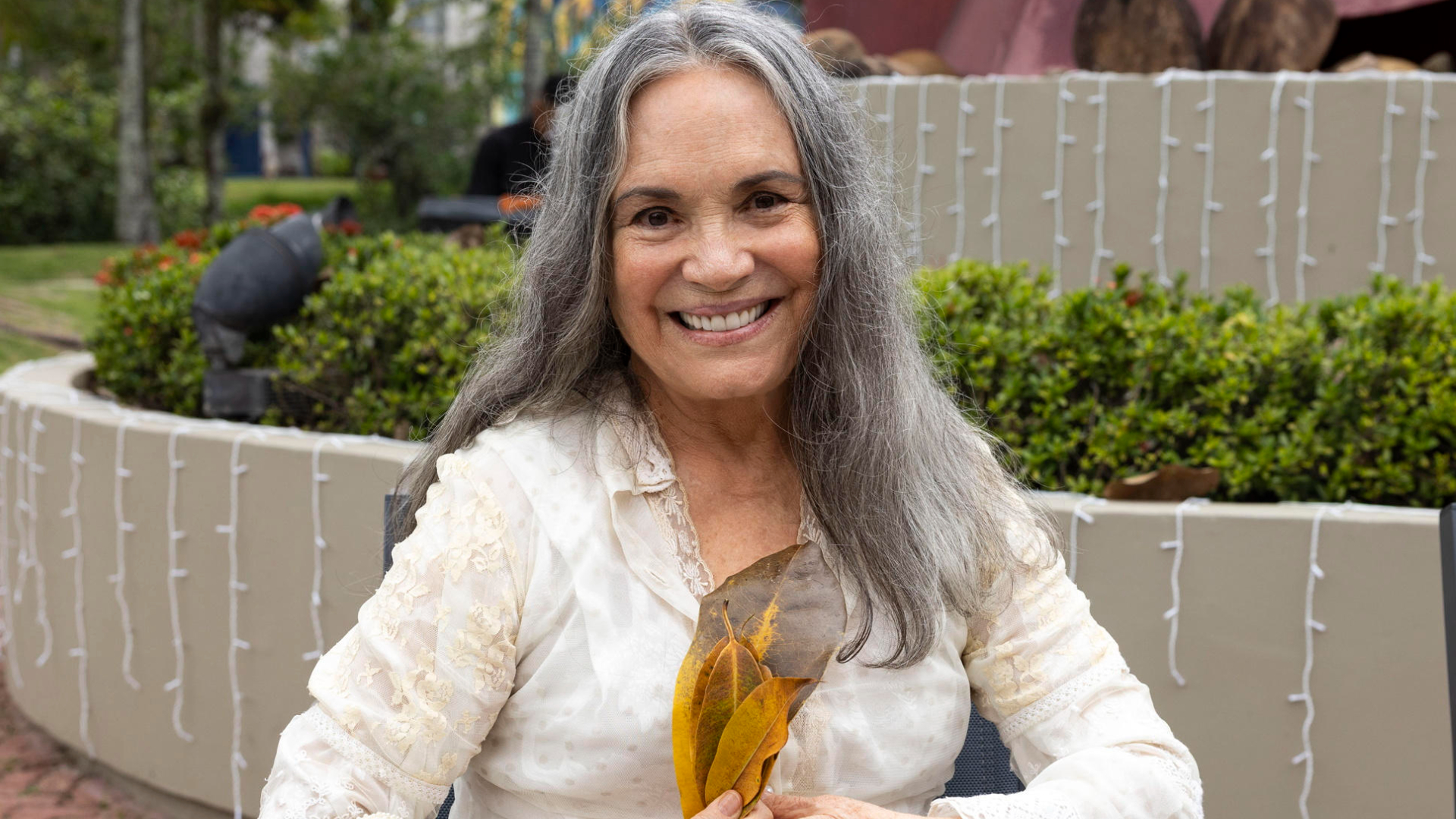 Após homenagem na Globo, Regina Duarte diz se voltará a fazer novelas