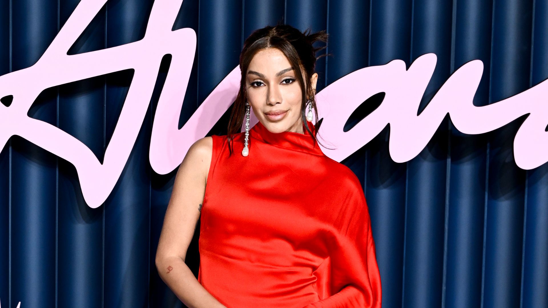 Anitta responde se “desistiu” da carreira internacional e revela planos; assista