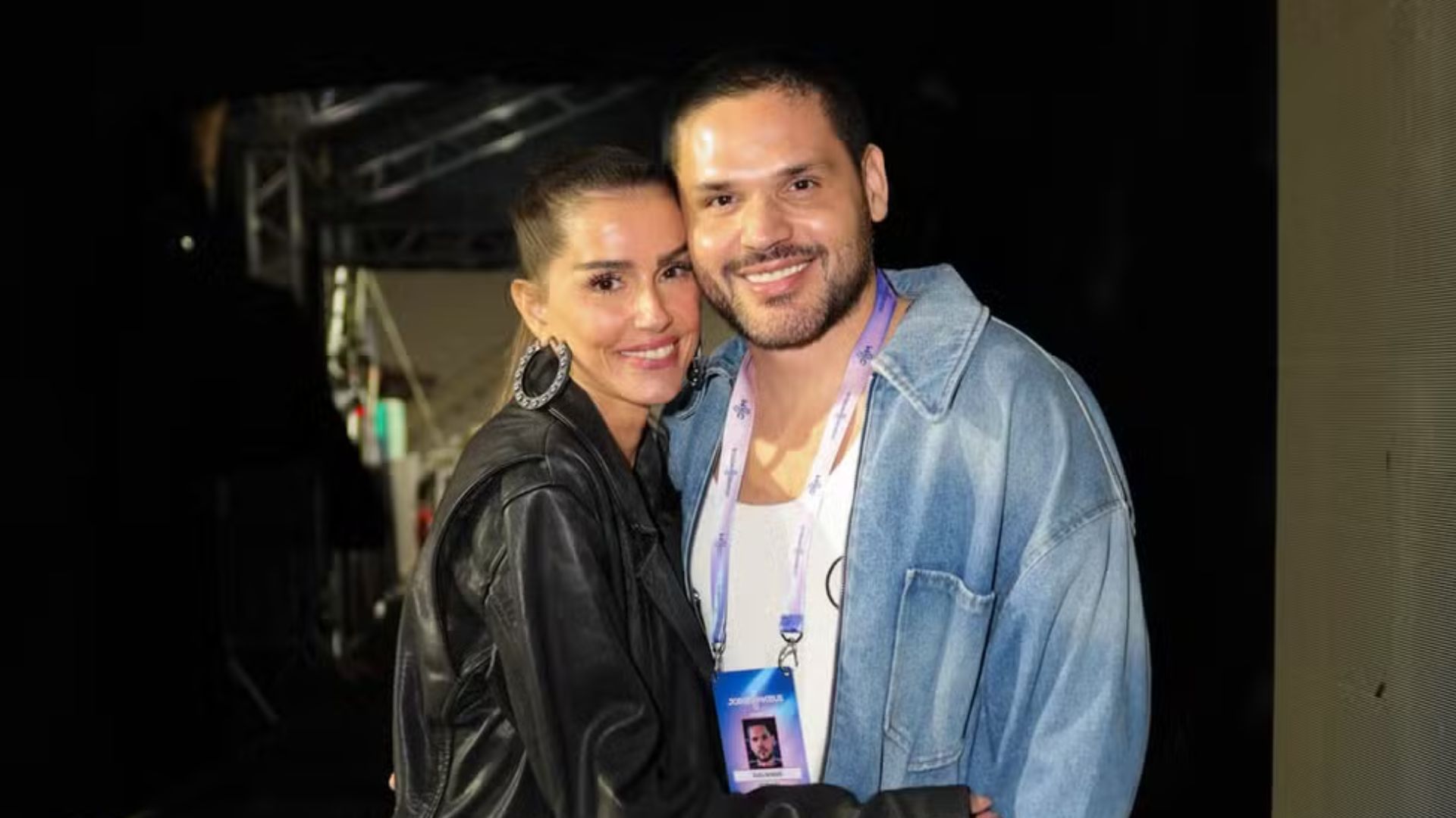 Deborah Secco se derrete e faz declaração fofa para o namorado Dudu Borges; assista