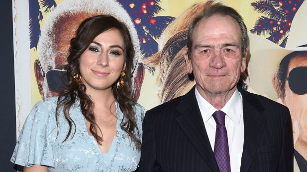 Tommy Lee Jones quebra o silêncio após a morte da filha Victoria; leia a nota