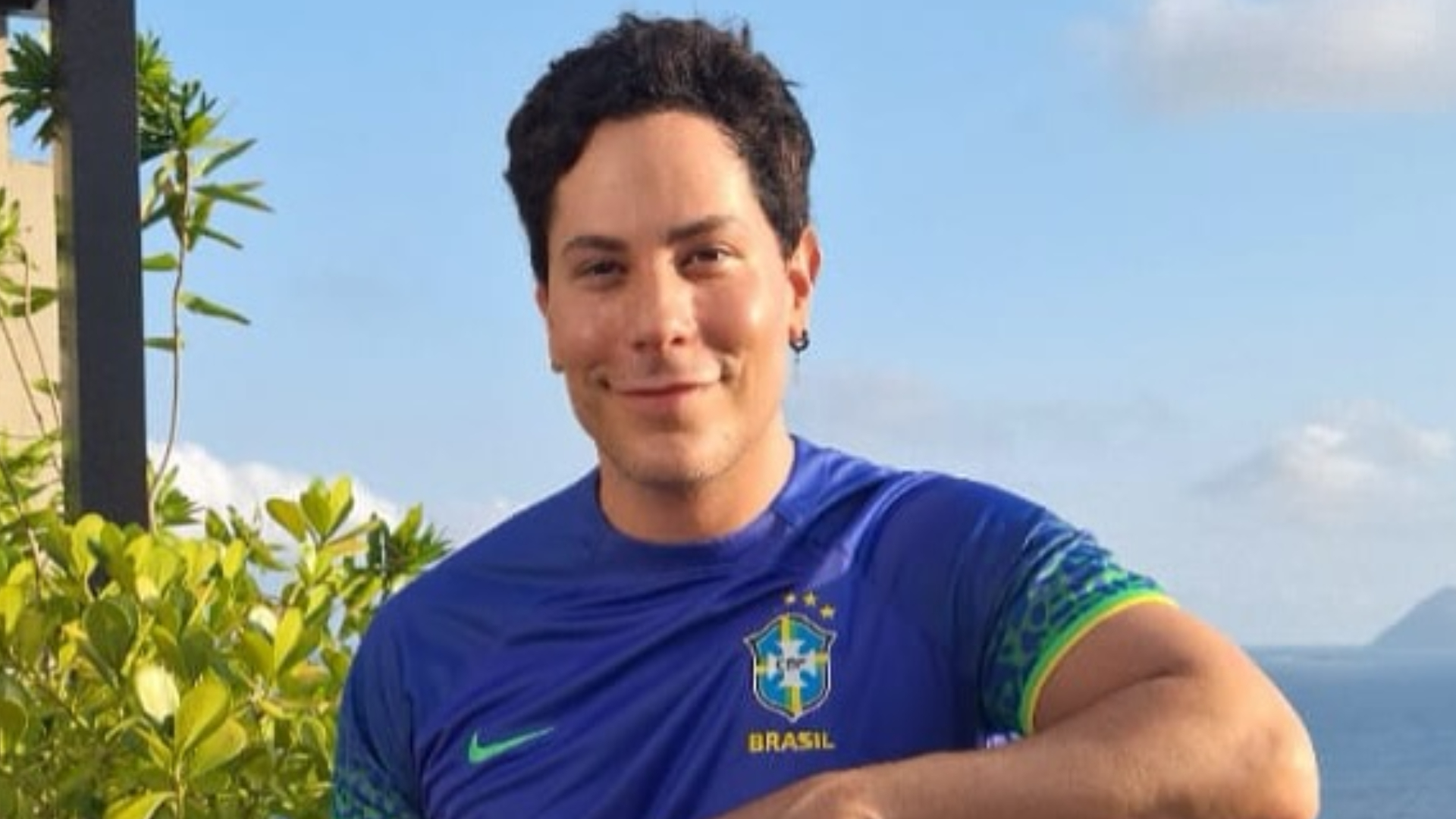 Christian Chávez quebra silêncio sobre rumores de reencontro do RBD com apenas três integrantes; assista