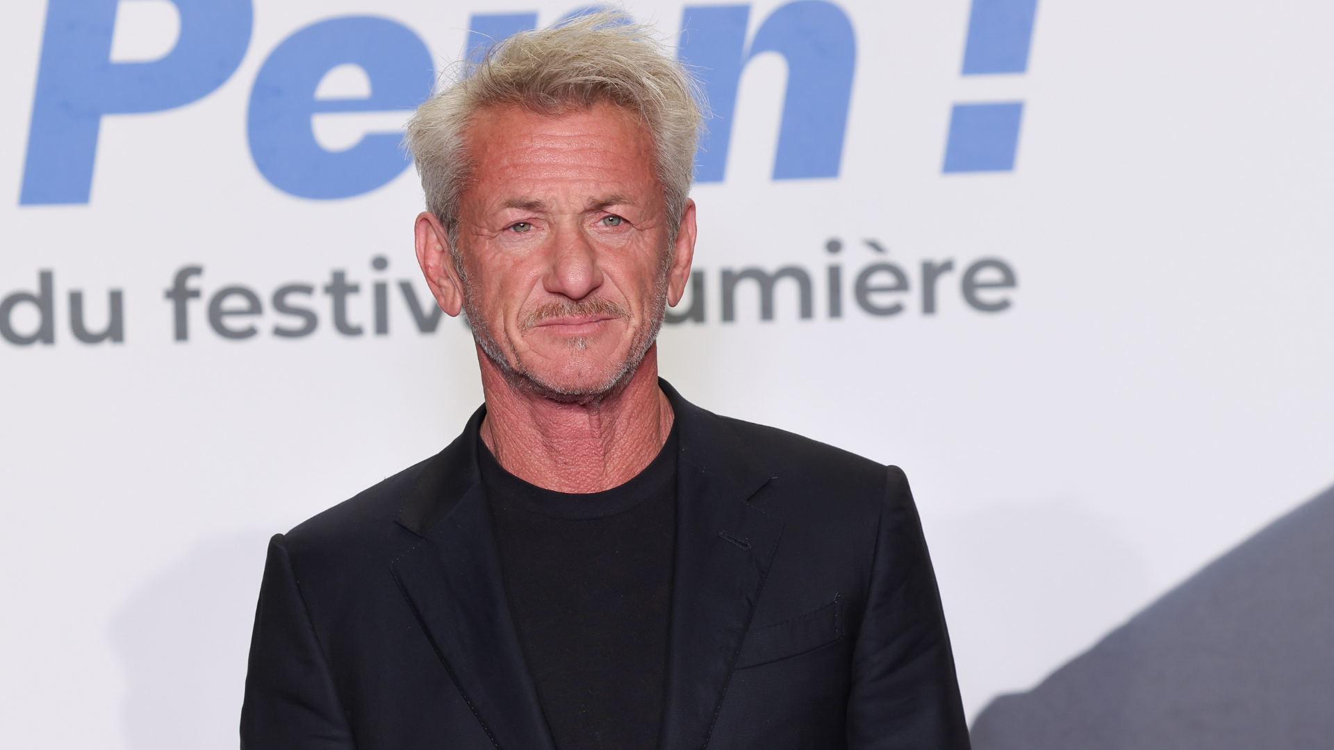 Globo de Ouro 2026: Atitude de Sean Penn durante a premiação chama atenção da web: “Isso não deve ser permitido”