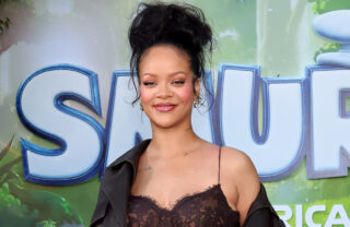 Mulher acusada de atirar contra a casa de Rihanna fala pela 1ª vez no tribunal, e declaração chama atenção