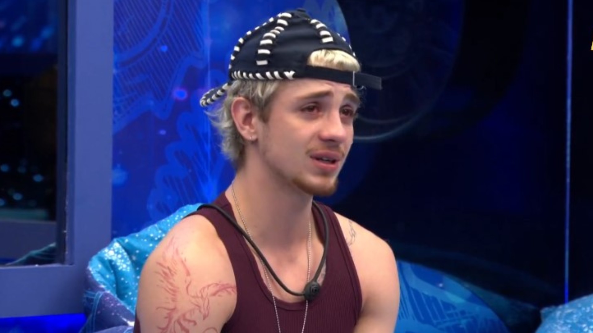 BBB 26: Juliano Floss chora e faz desabafo sobre “cancelamento” no reality: “Já não basta lá fora”; assista