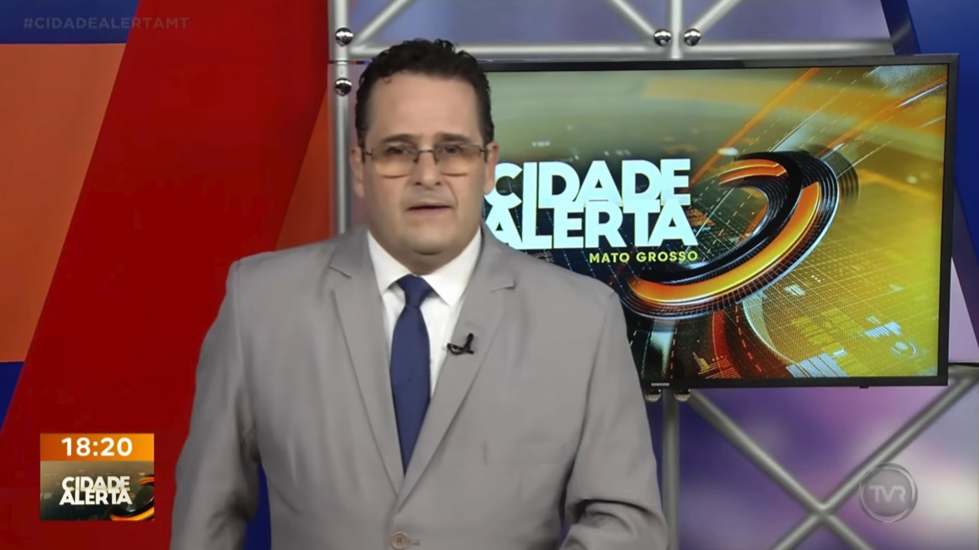 Vídeo: Apresentador do “Cidade Alerta” desmaia ao vivo, programa é retirado do ar às pressas e emissora atualiza quadro de saúde