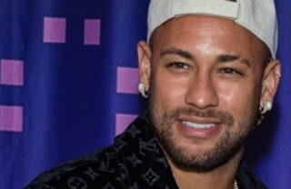 Neymar se pronuncia após rumores de maratona de pôquer em meio a descanso do Santos; assista