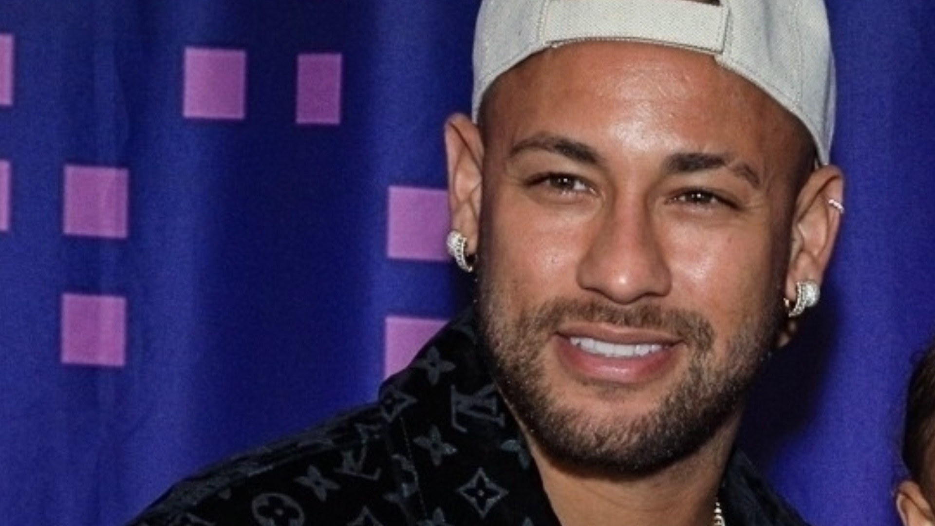 Neymar se pronuncia após rumores de maratona de pôquer em meio a descanso do Santos; assista