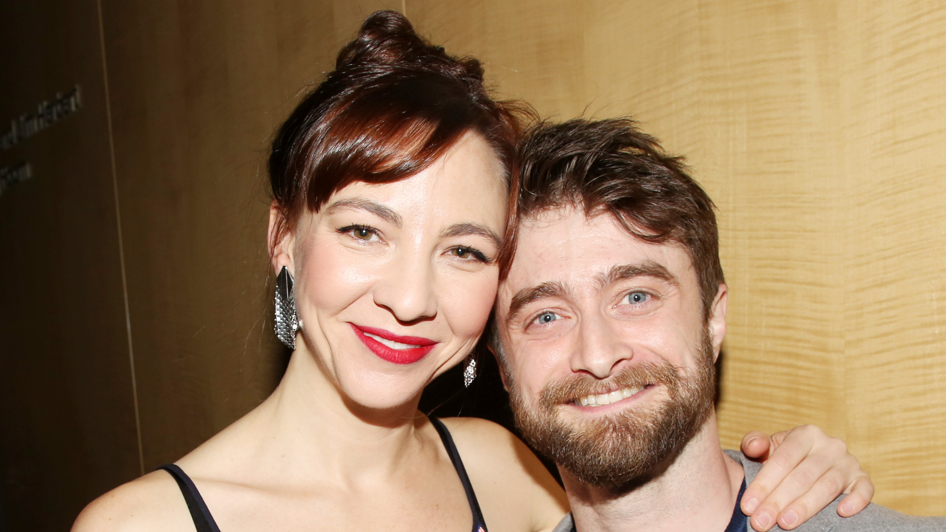 Daniel Radcliffe faz raro comentário sobre relacionamento de 14 anos com a atriz Erin Darke; assista