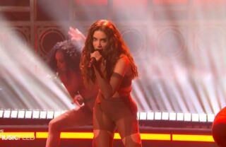 Anitta faz história na TV dos EUA e entrega a primeira performance do hit ‘Choka Choka’ no ‘Saturday Night Live’; assista