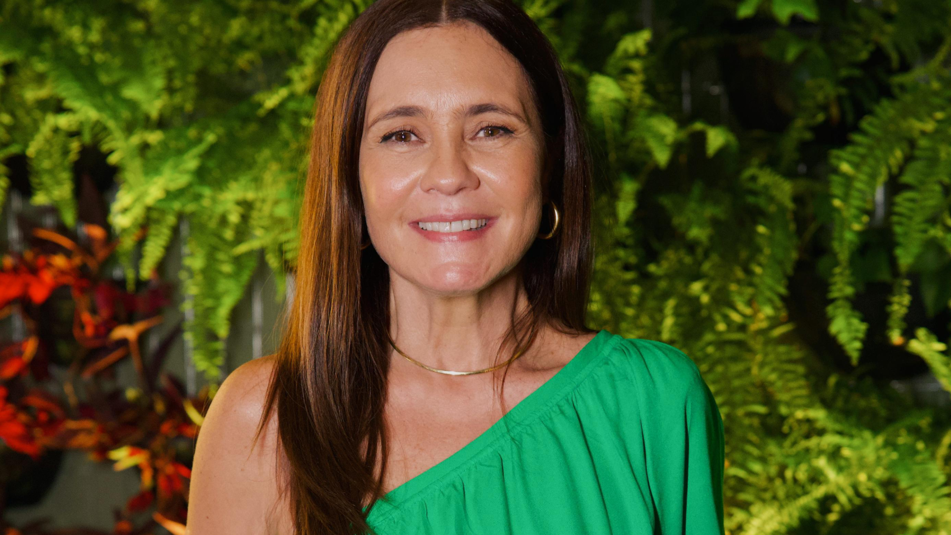 Exclusivo: Adriana Esteves faz confissão sobre possível sequência de “Avenida Brasil” e diz por que não assiste a reprises