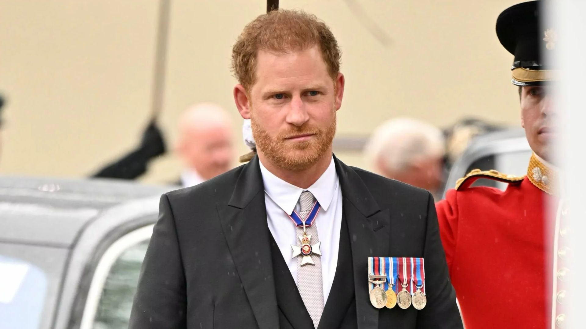 Príncipe Harry é processado por organização beneficente da qual é fundador; entenda o caso