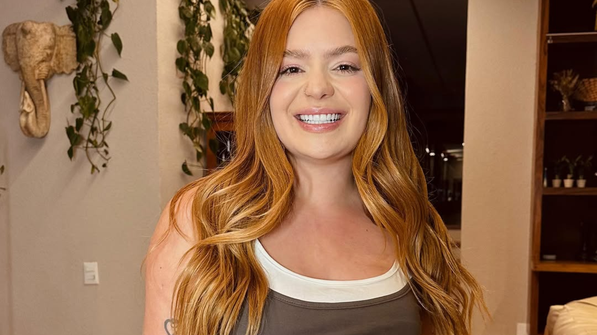 Viih Tube revela a verdade por trás do boato de que teria beijado 46 pessoas na “Farofa da Gkay”; assista