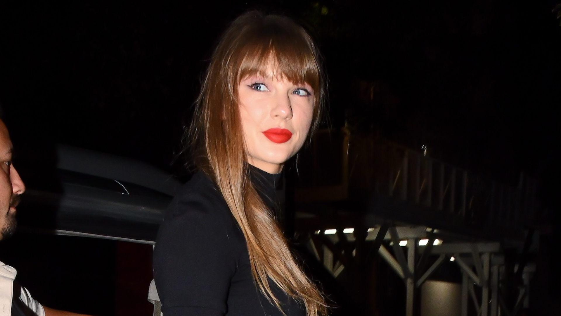 Taylor Swift revela a origem inesperada de um dos seus maiores hits após proibição dos pais