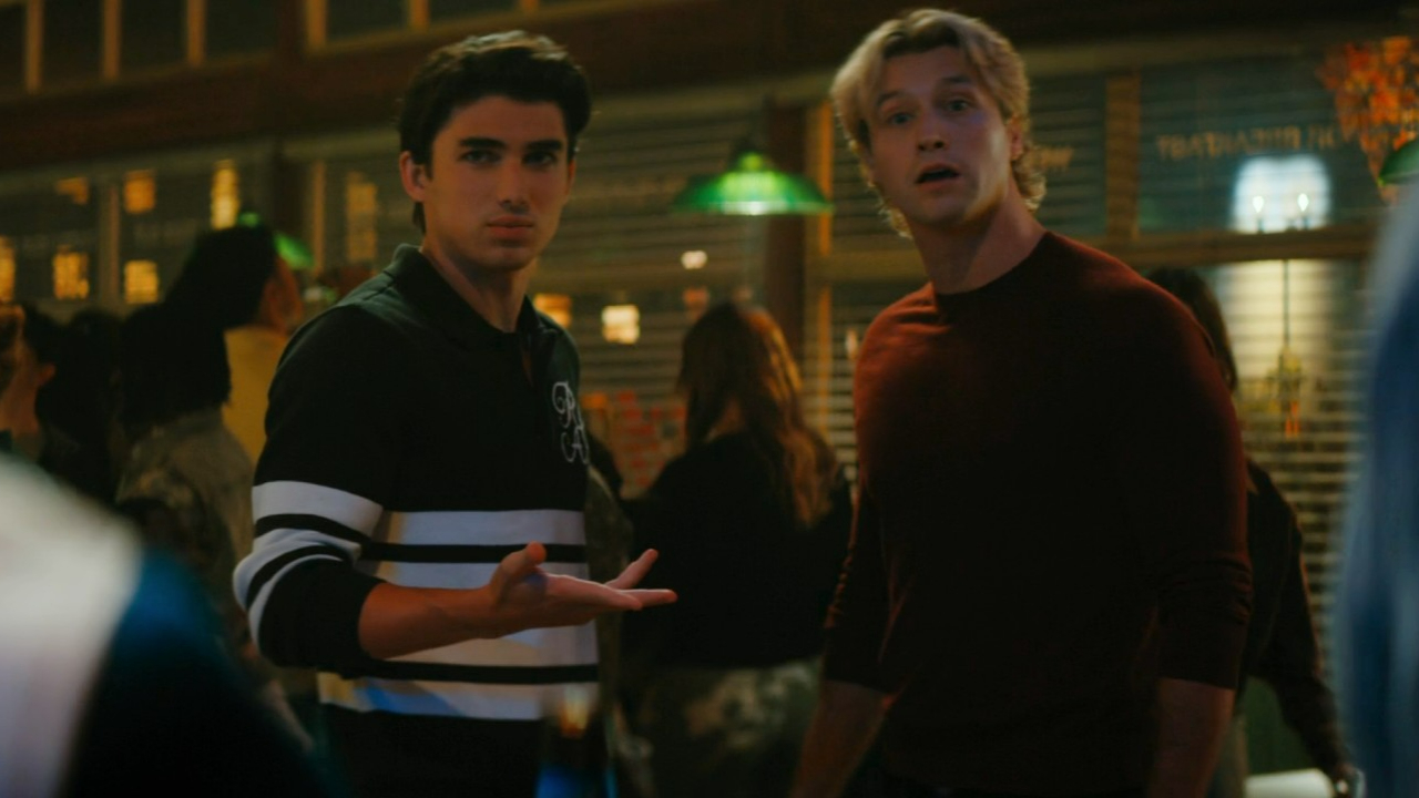 Off Campus: Showrunner revela que 1ª temporada teria outro final e explica reviravolta envolvendo Dean e Hunter