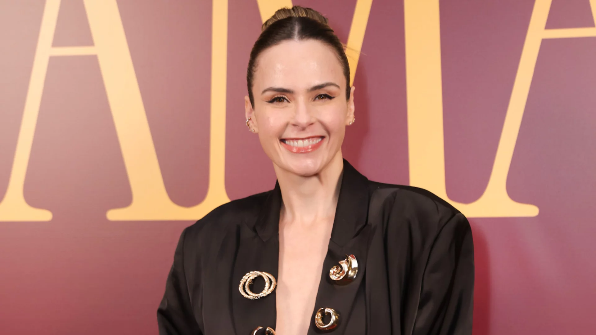 Ana Paula Renault diz se já beijou na boca e surpreende ao responder sobre romance pós-BBB; assista