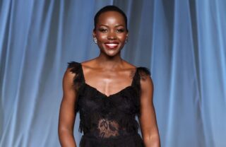Lupita Nyong’o se pronuncia sobre ataques racistas após ser escolhida para viver Helena de Troia em “A Odisseia”