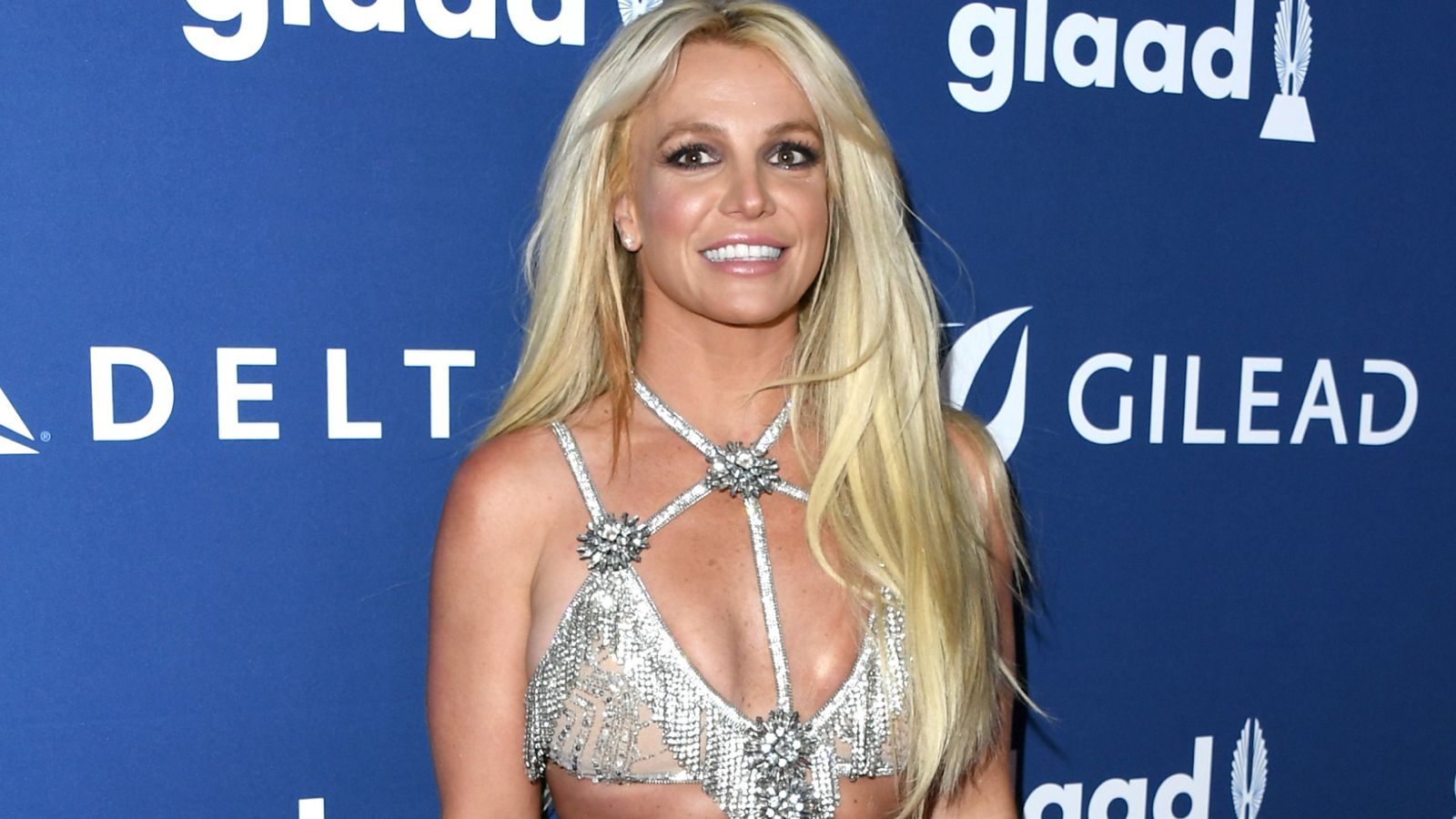 Britney Spears firma novo acordo judicial após prisão e advogado revela estado da cantora