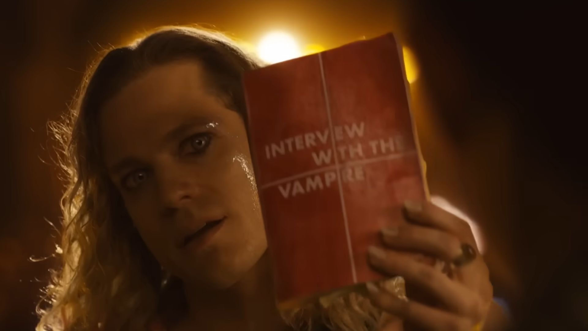 Entrevista com o Vampiro: Lestat leva vida imortal de fracasso em novo trailer estendido da 3ª temporada; assista!