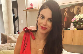 Sthefany Brito relata desespero após filho recém-nascido golfar sangue e revela diagnóstico: “Nunca tinha ouvido falar sobre isso”; assista