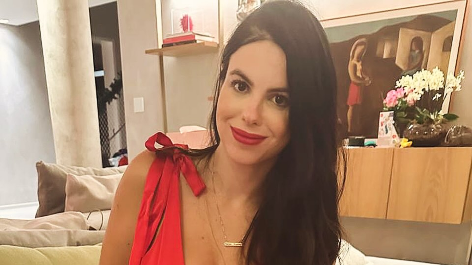 Sthefany Brito relata desespero após filho recém-nascido golfar sangue e revela diagnóstico: “Nunca tinha ouvido falar sobre isso”; assista