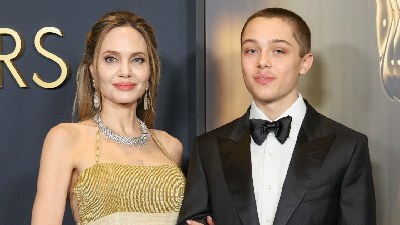 Knox, filho de Angelina Jolie e Brad Pitt, rouba a cena com atitude durante discurso de formatura; assista