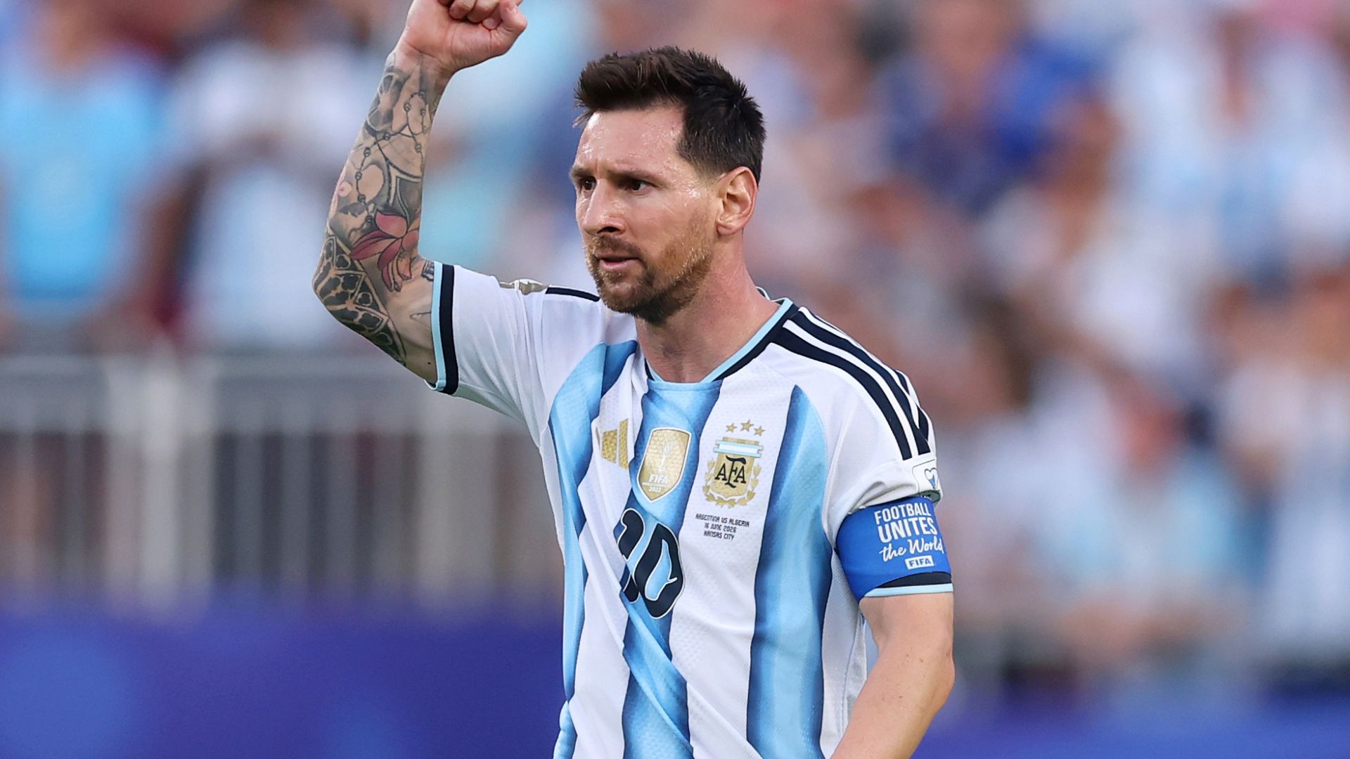 Jornalista é demitida após anunciar ao vivo a morte do pai de Messi e se pronuncia; família do atleta emite comunicado