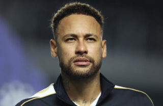Neymar se pronuncia após notícia de que teria cobrado jogadores no vestiário e causado atrito no Santos; assista