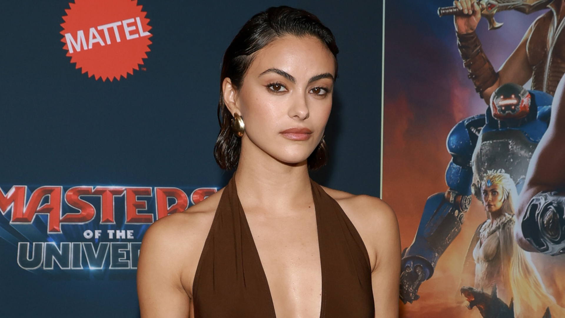 Vídeo: Camila Mendes relembra ataques de pânico nos bastidores de “Riverdale” e explica origem do problema: “Eu me sentia tão nojenta”