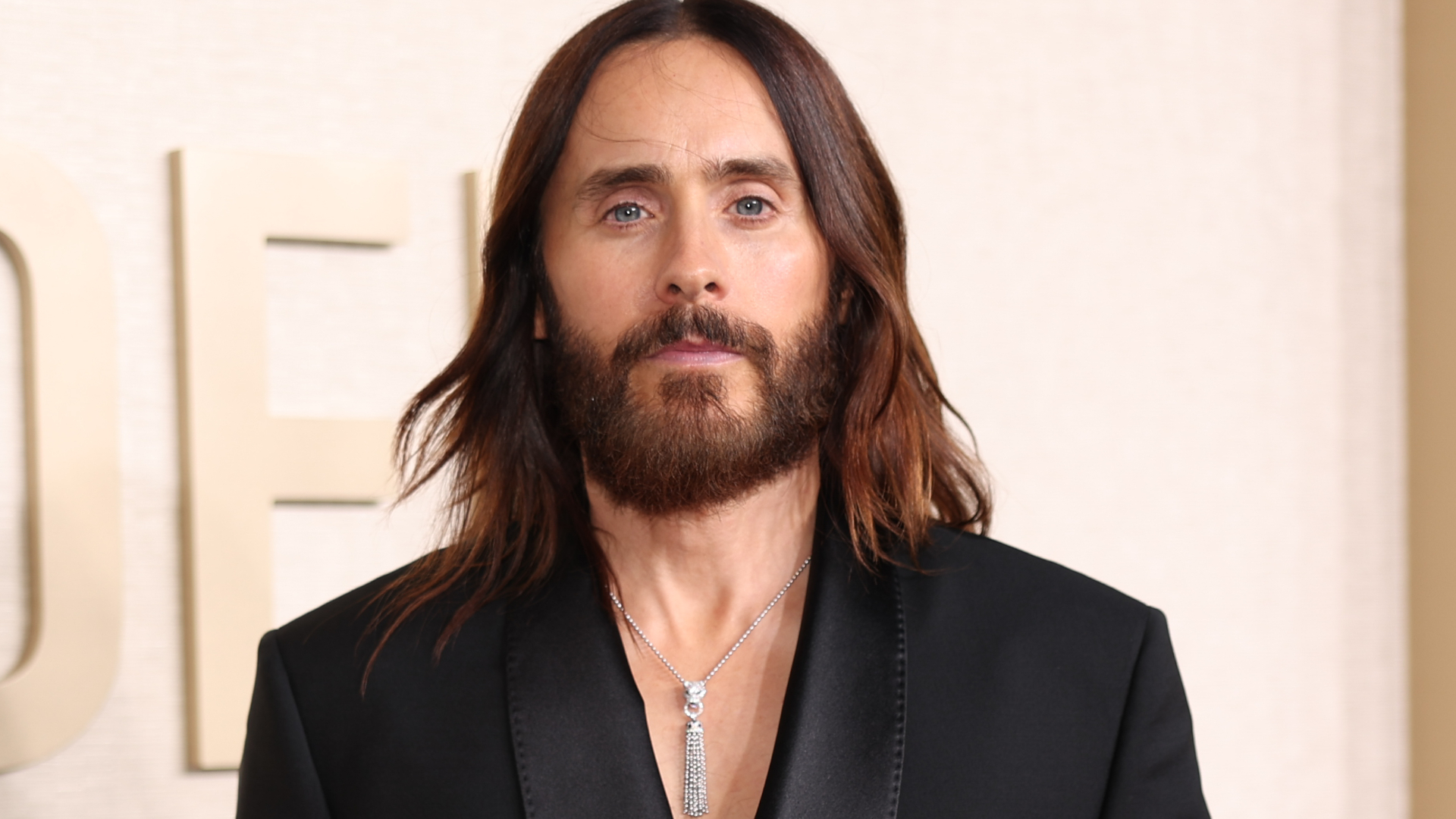 Ex-integrante da equipe de Jared Leto faz forte relato sobre o cantor após acusações: “Não há alma por trás do olhar dele”