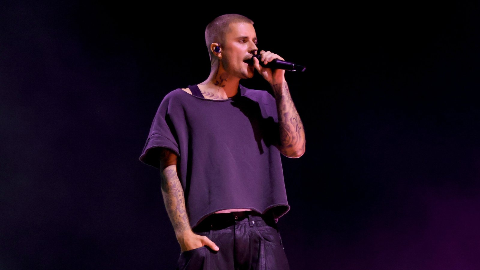 Justin Bieber aborda paparazzi em Los Angeles, surpreende com “interrogatório” e vídeo viraliza; assista
