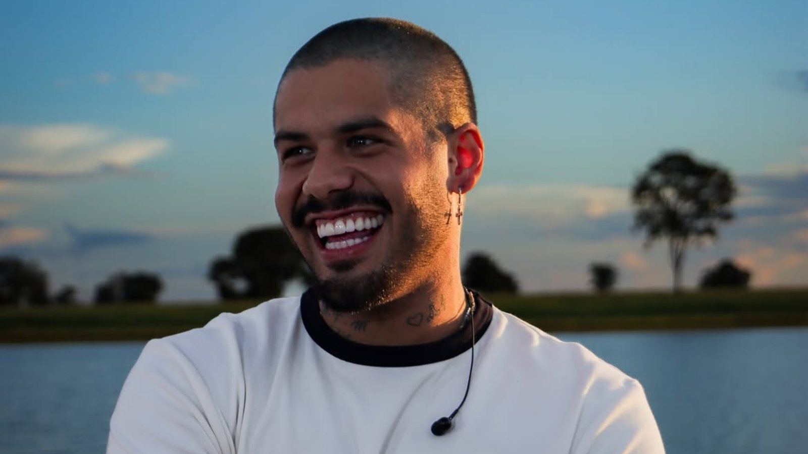 Zé Felipe faz balanço sincero da vida amorosa após pedido de seguidor: “Não deu certo”; assista