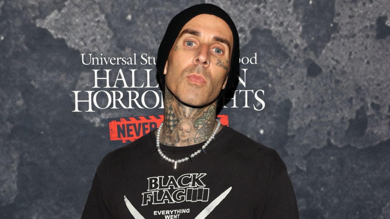 Travis Barker relembra “premonição” da filha antes do acidente aéreo que sofreu em 2008; assista
